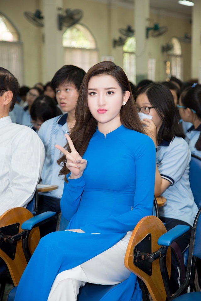 短艳文大乳奶水小说推荐
